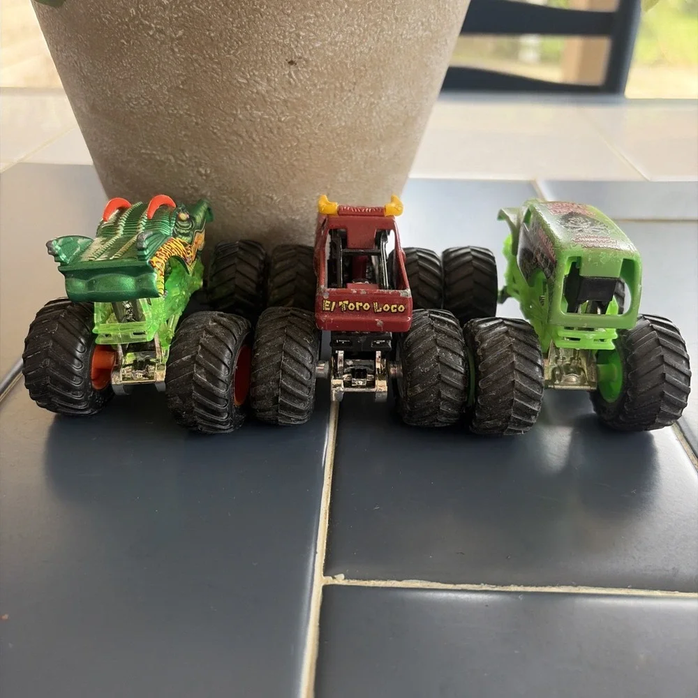 Hot Wheels Monster Jam Lot of 6 Diecast Mud Series Monster Trucks 1:64 (E3)
